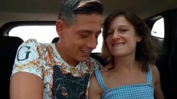 Buscamos a Petite Lilith al aeropuerto, pero no se resiste a la gran polla de Sergio Lagos y no espera llegar al estudio