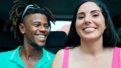 Linda del Sol calentando en coche con el chico rozando pollón Milena Sanz encendiendo la luz y marcando tetazas Petite Lilith desnudándose