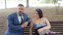 Empresario de la noche en Ibiza nos deja a su SugarBaby para que nos la follemos