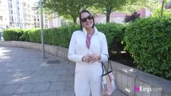 Adela Myers profesora de día, puta viciosa de noche… y hoy se corrió a chorros