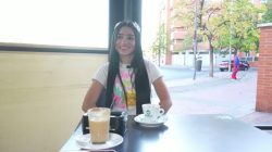 Encerrona Fakings Épica Katalina Gomez Recoge a un Mendigo con Traje de Superman y Termina con el Culito Prieto Lleno de Leche