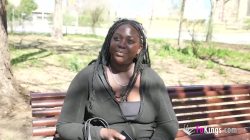 Fatima Cairo y Don Jorge follan como locos en varias posturas, con la joven negra aguantando y disfrutando a tope